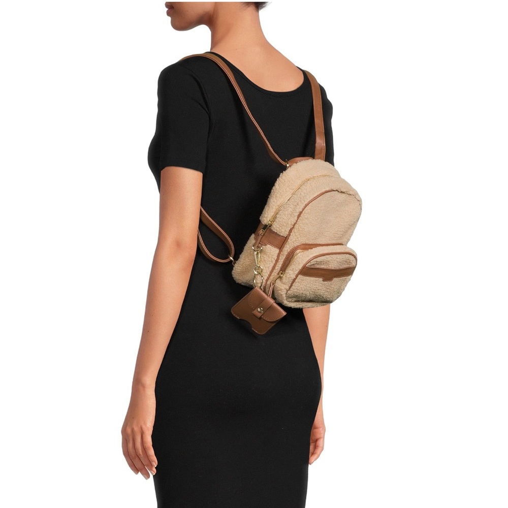 Backpack or crossbody one size convertible